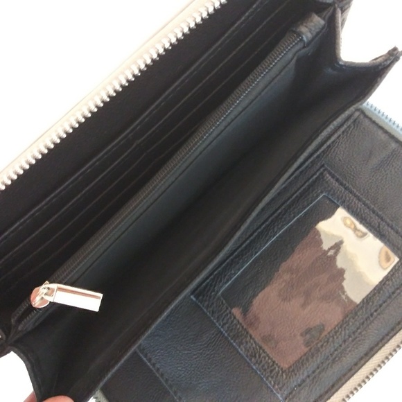 NWT BETSEY JOHNSON ZIP AROUND WALLET WRISTLET CASE - Picture 4 of 5